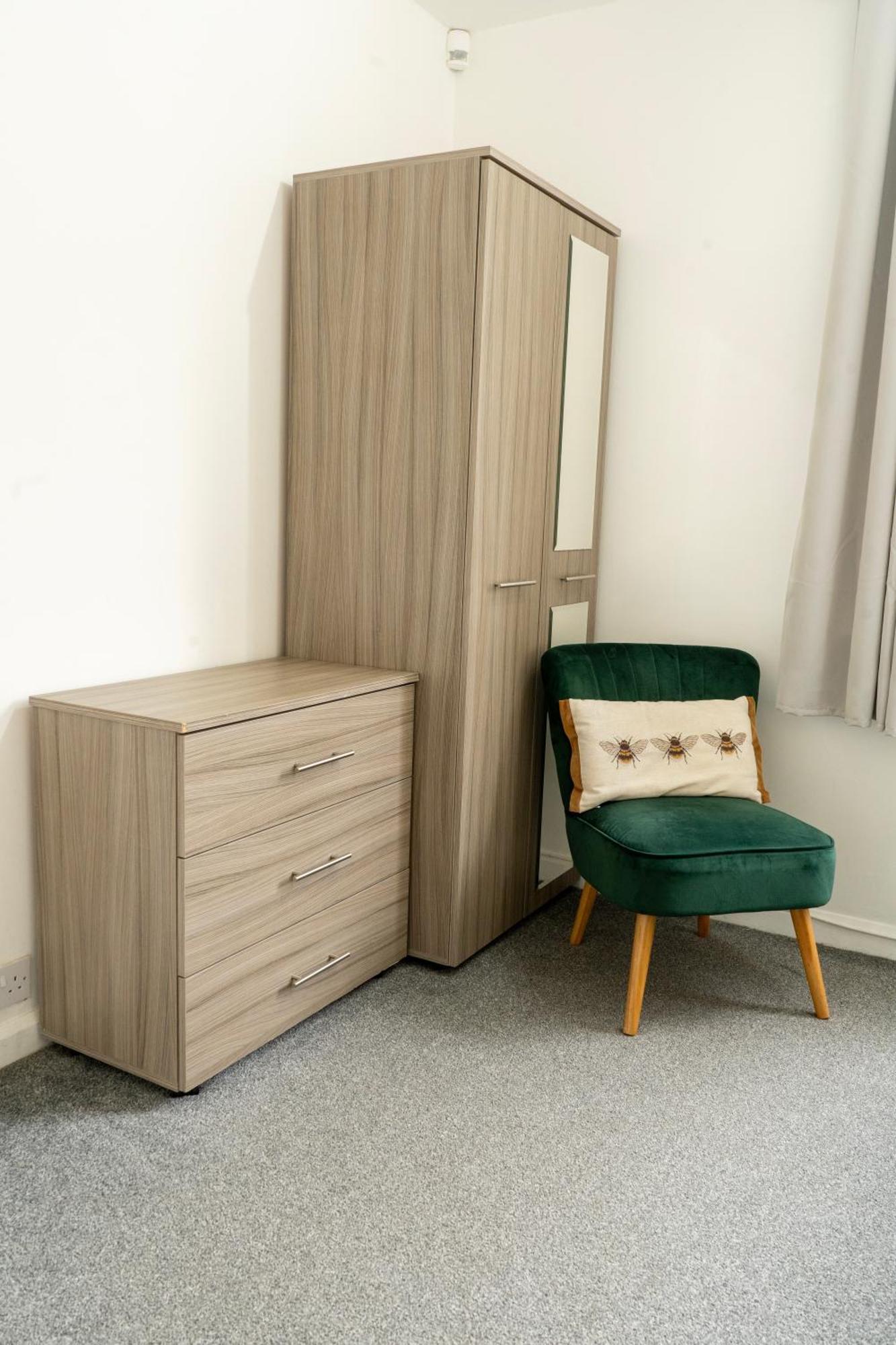 Cozy & Convenient Ground Floor In The Park Estate, Parking *