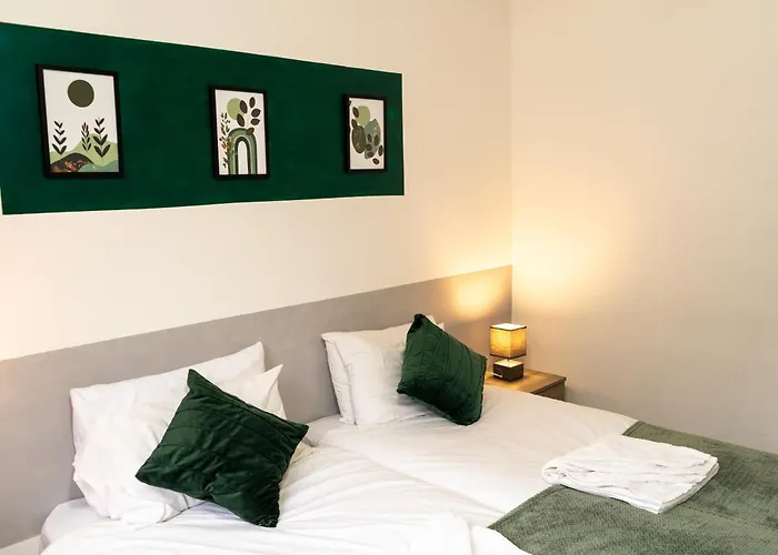The Park, Ground Fl Apartment, Prime Location, Free Parking, Central & Cozy